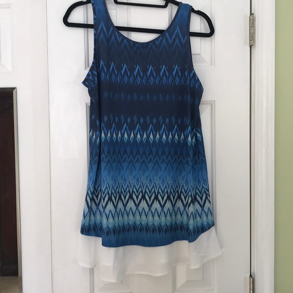 Designer Tank.Sleeveless.Blue Print.Never worn.SzM - Picture 2 of 5